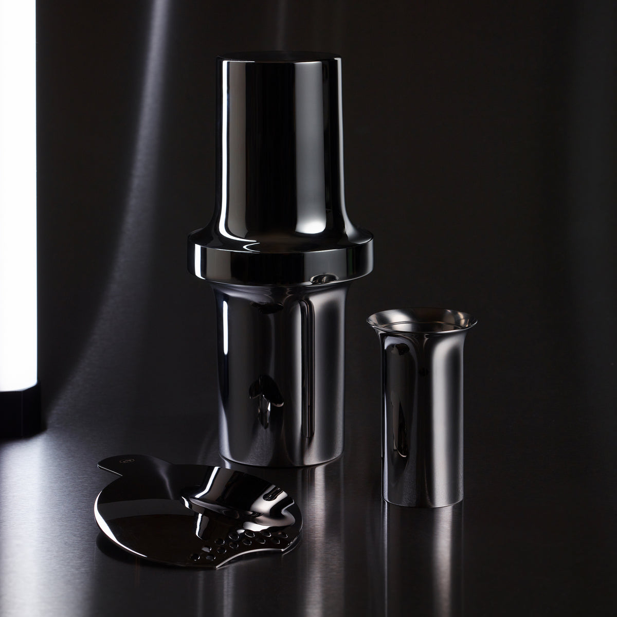 BARBICAN cocktail strainer